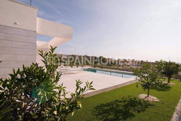 Private Villas with Pool in Los Montesinos Next to Park