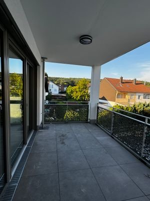 Balkon Blick zum Wald.JPG