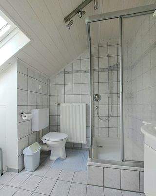 DG: Dusche-Bad 1 mit WC