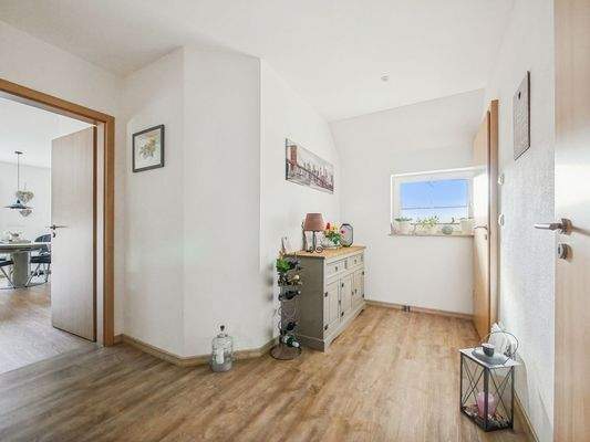 2. Flur (3-Raum-Maisonettewohnung, Haus Nr. 5)