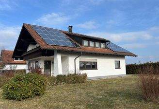 Blick zum Garten und Terrasse