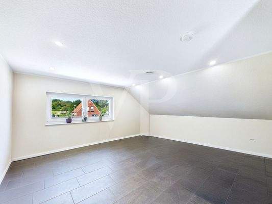 Schlaf- Wohnzimmer OG