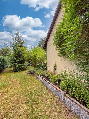 Seitenblick in den Garten