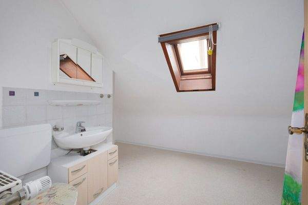 Badezimmer Nebengebäude Wohnung OG