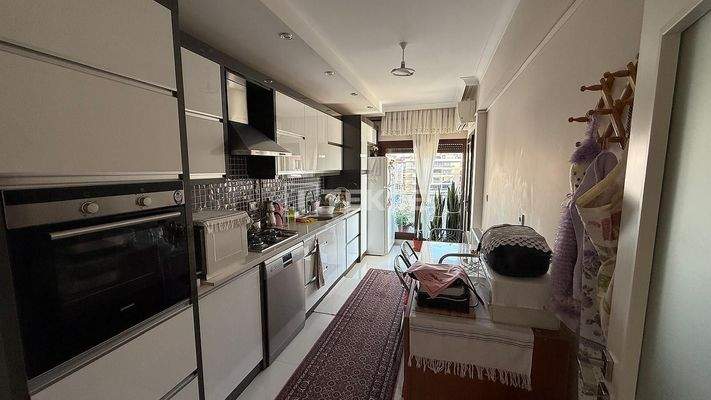 Apartment for Sale with Spacious Balconies in Karşıyaka İzmir