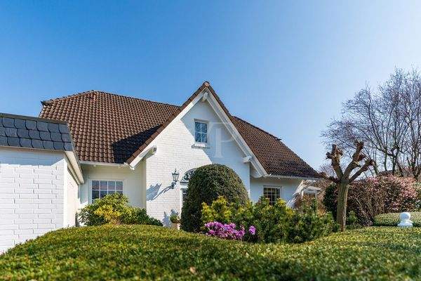 EINGANG | STRAßENSEITE