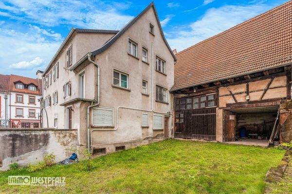 Rückseite Innenhof Garage