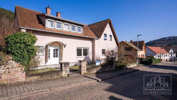 Haus von der Straße aus