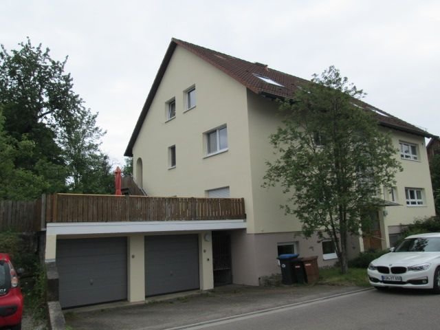 2-Zimmer Wohnung mit Balkon und einem Zimmer im UG mit Bad ,und eine  Garage in Michelbach