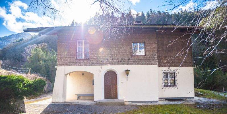 Außenansicht mit Eingang