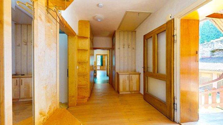 Flur Eingangsbereich Wohnung OG/DG