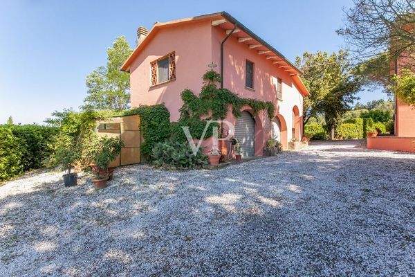 la dependance vista dal  giardino 