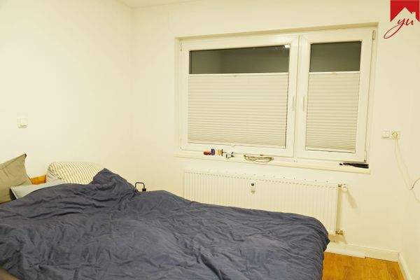 Schlafzimmer Bild II