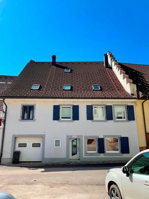 Frontansicht des Hauses mit Eingang