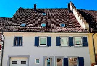 Frontansicht des Hauses mit Eingang