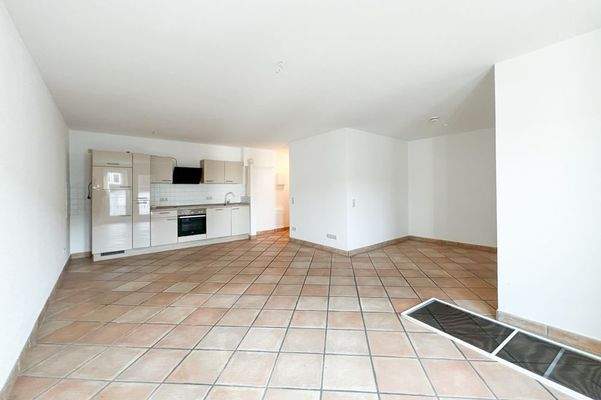 Wohnraum mit Einbauküche