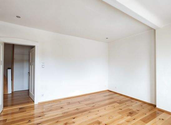 Arbeitszimmer - KI renoviert