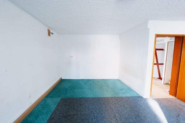 1. OG Zimmer (Mögliche Küche)