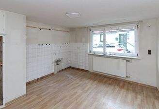 Küche mit Speisekammer