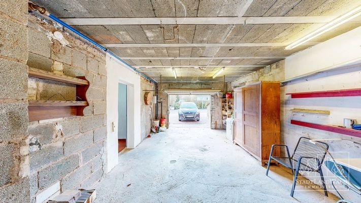 EG - Garage mit Nebenraum