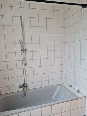 Badezimmer_Duschwanne.jpg