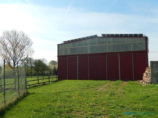 Bergehalle mit PV-Dachanlage