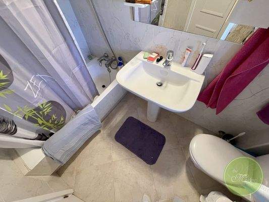 Bad mit Wanne/Dusche