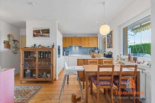 Blick vom Wohnzimmer in Richtung Esszimmer