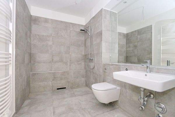 Markenbad mit Dusche