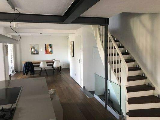 die schöne Treppe ins DG