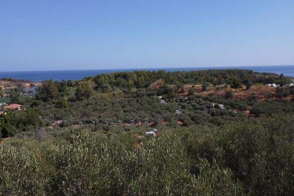 Kreta, Agioi Apostoli: Grundstück mit Meerblick in der Nähe des Stadtzentrums zu verkaufen