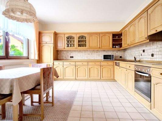 Großzügiges Wohnhaus in idyllischer Ortsrandlage