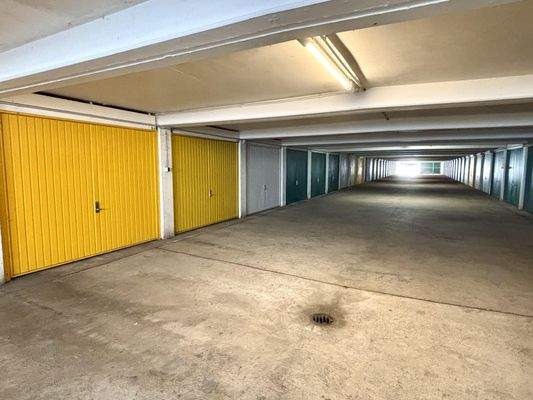 Blick in die Garagenanlage