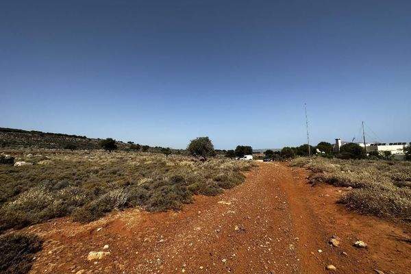 Kreta, Kokkino Chorio: Spektakuläres 80.000 m² großes Grundstück mit Meerblick auf Kreta zum Verkauf