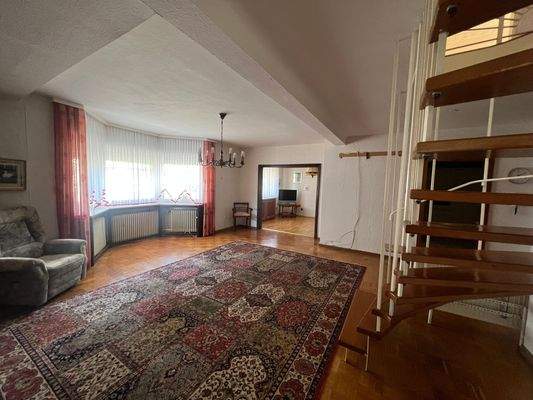 Wohnen mit Treppe zum OG