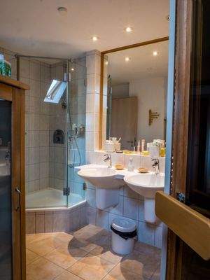 DG - Whg. 2 - Bad mit Dusche 8285