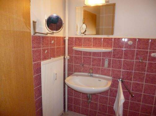 Badezimmer 2.JPG