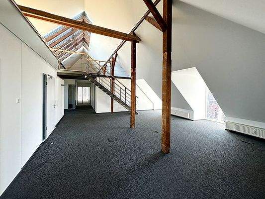 Blick Galerie Büro Flur.jpg