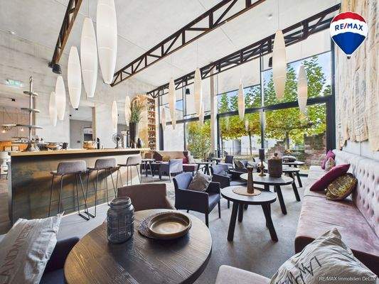 REMAX Immobilien DeLux Hotel Lounge Wallerfangen Mark Borowicz