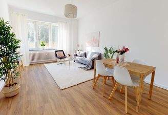 Wohnzimmer mit Essecke