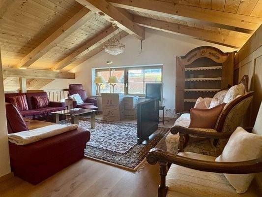 Galerie mit angrenzendem Speicher