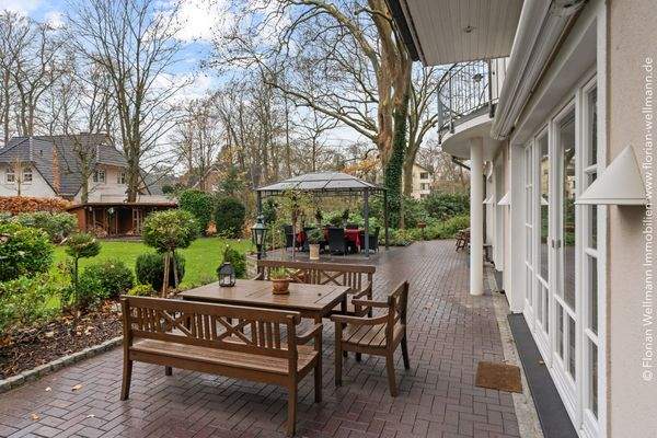 Terrasse 1 (91,98 m²/22,99 m² Wfl.)