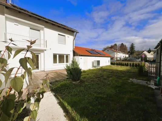 Außenansicht vom Carport