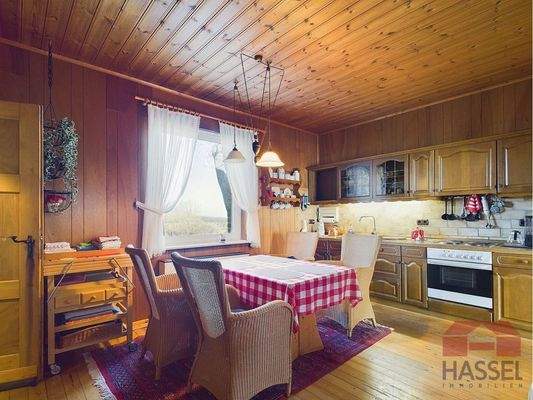 Die Küche mit Essbereich