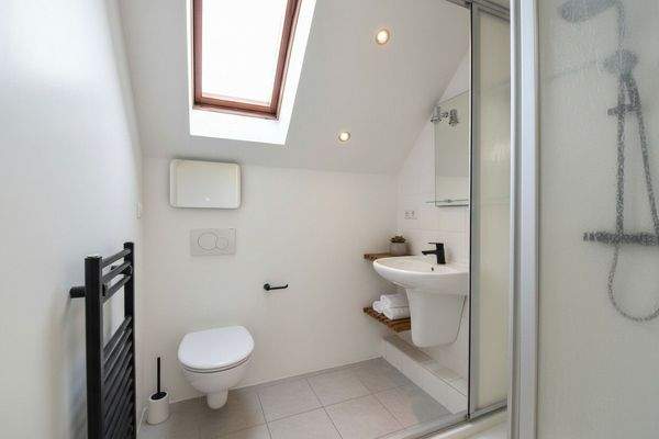 Duschbad Dachgeschoss illustriert