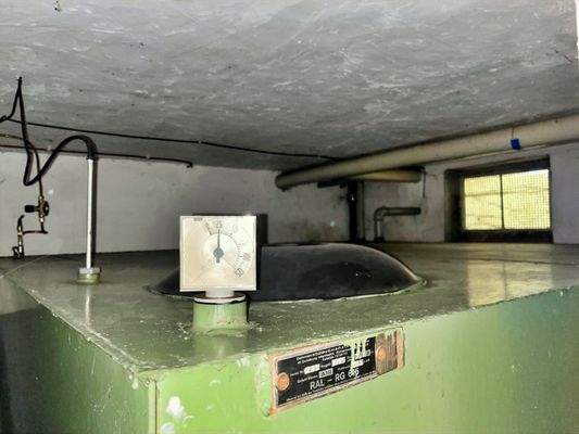 Öl-Tank im Keller