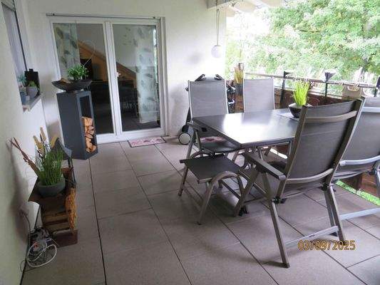 Geräumiger, überdachte Loggia