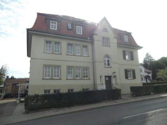 gepflegtes Mehrfamilienhaus