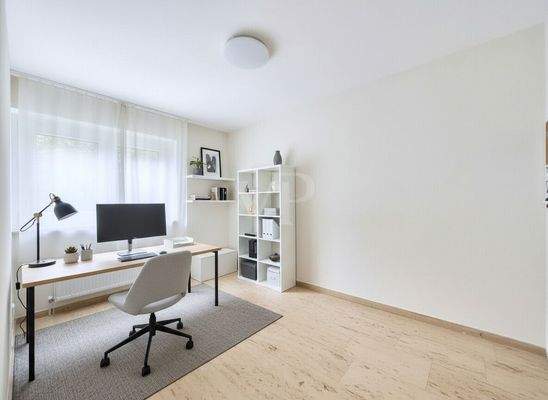 Gäste-/Arbeitszimmer EG (digitales Staging)