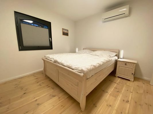 Schlafzimmer mit TV